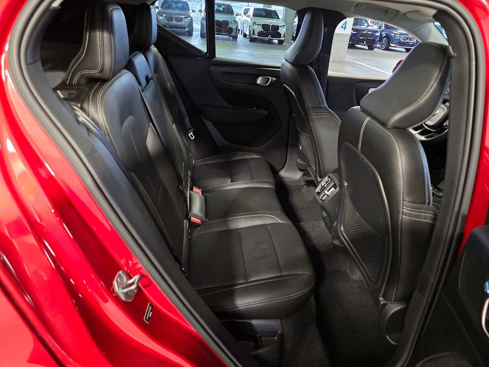 Used 2019 Volvo XC40 T5 Momentum image 30