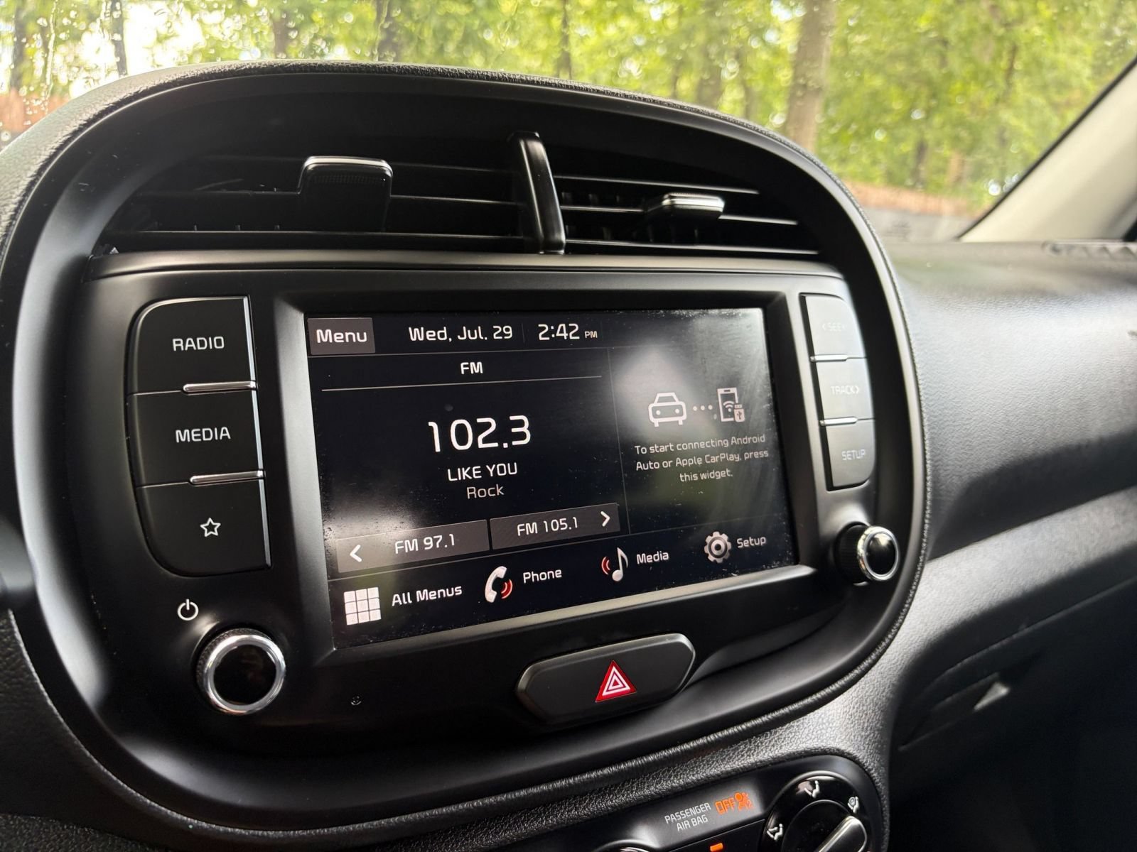Used 2025 Kia Soul LX w/ LX Technology Package FWD image 20
