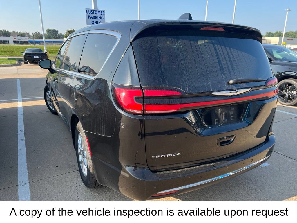 Used 2024 Chrysler Pacifica Touring-L FWD image 6