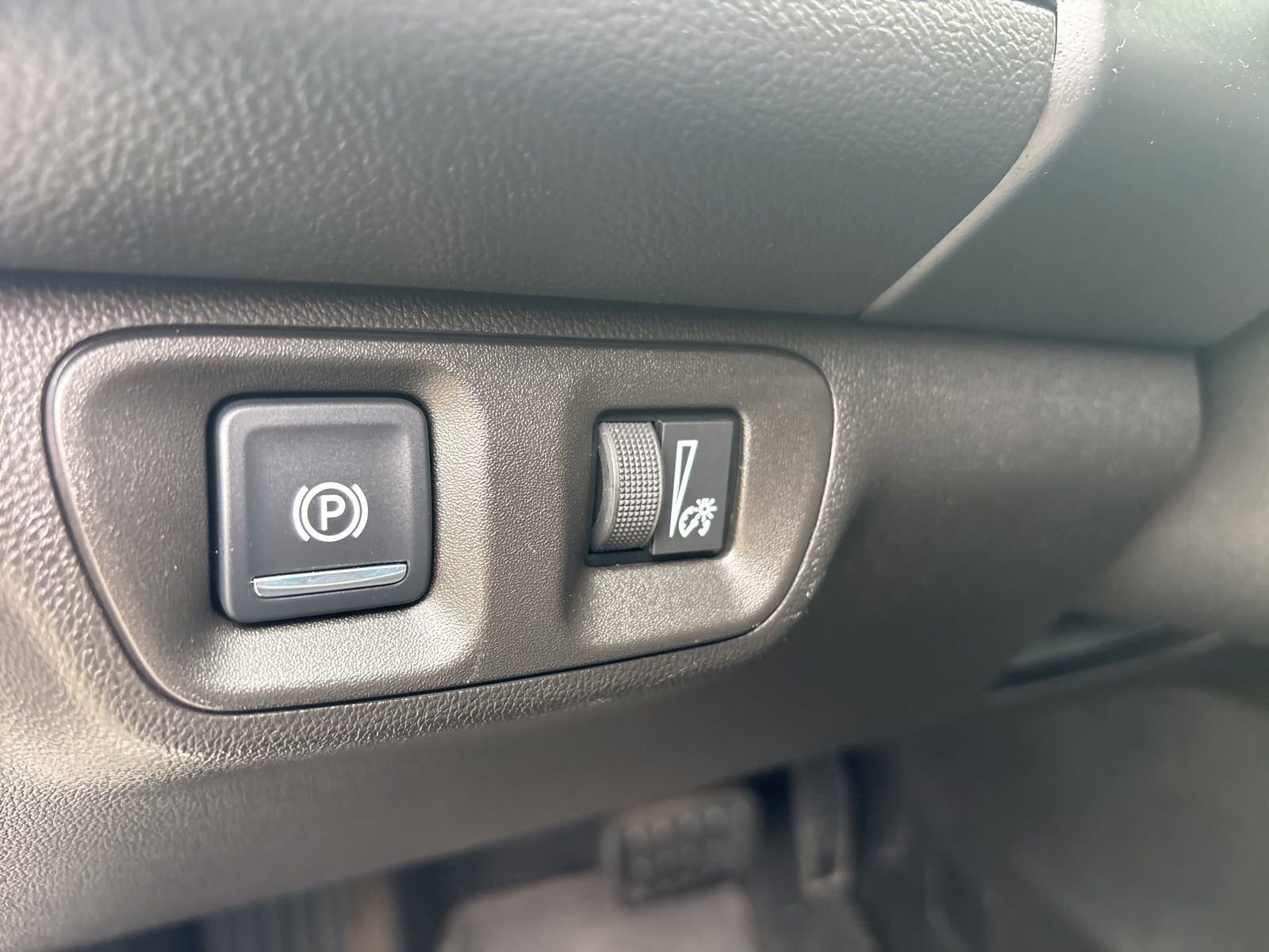 Used 2017 GMC Acadia SLT image 17