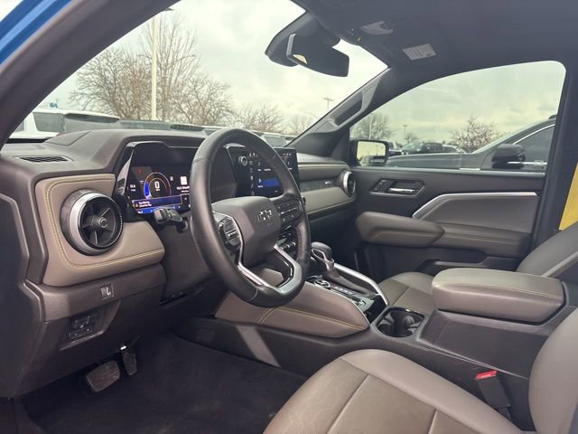 Used 2023 Chevrolet Colorado ZR2 w/ ZR2 Convenience Package III AWD/4WD image 14