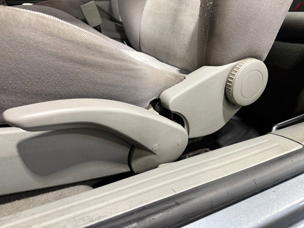 Used 2003 Volkswagen Beetle GLS FWD image 19