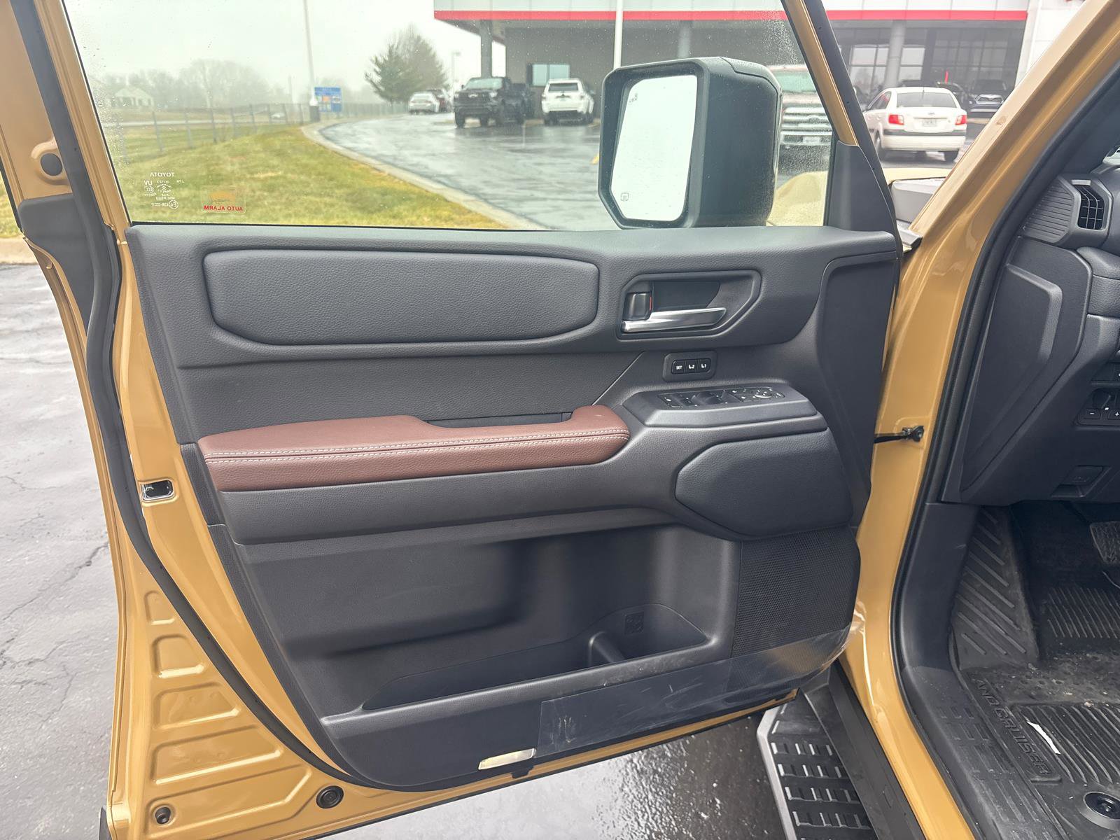 Used 2025 Toyota Land Cruiser image 17