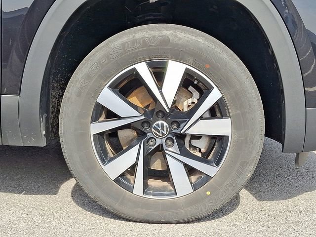 Used 2023 Volkswagen Atlas Cross Sport SE AWD/4WD image 9