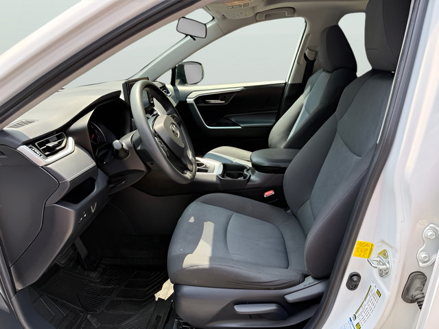 Used 2019 Toyota RAV4 XLE AWD/4WD image 12