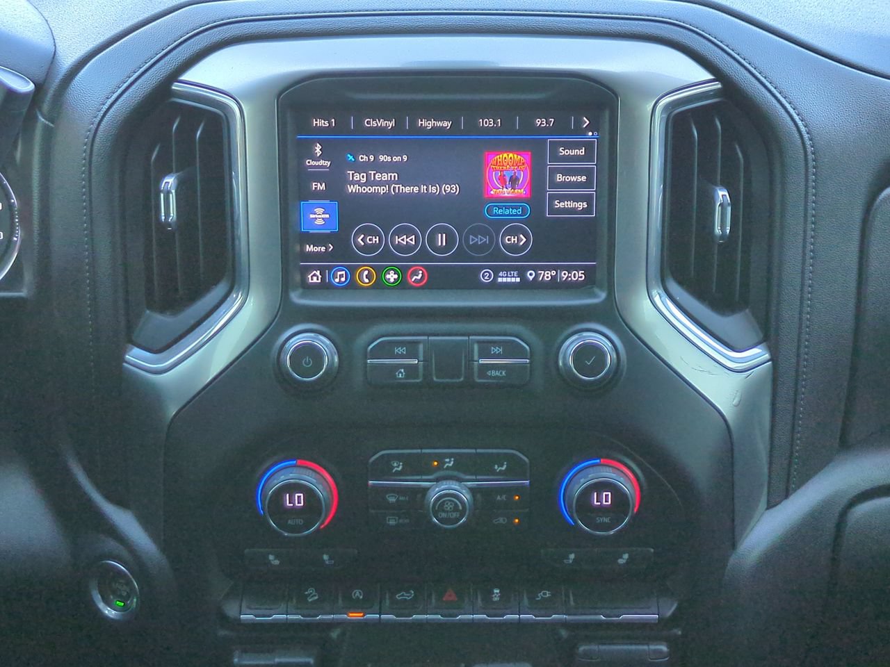 Used 2020 Chevrolet Silverado 1500 RST AWD/4WD image 17