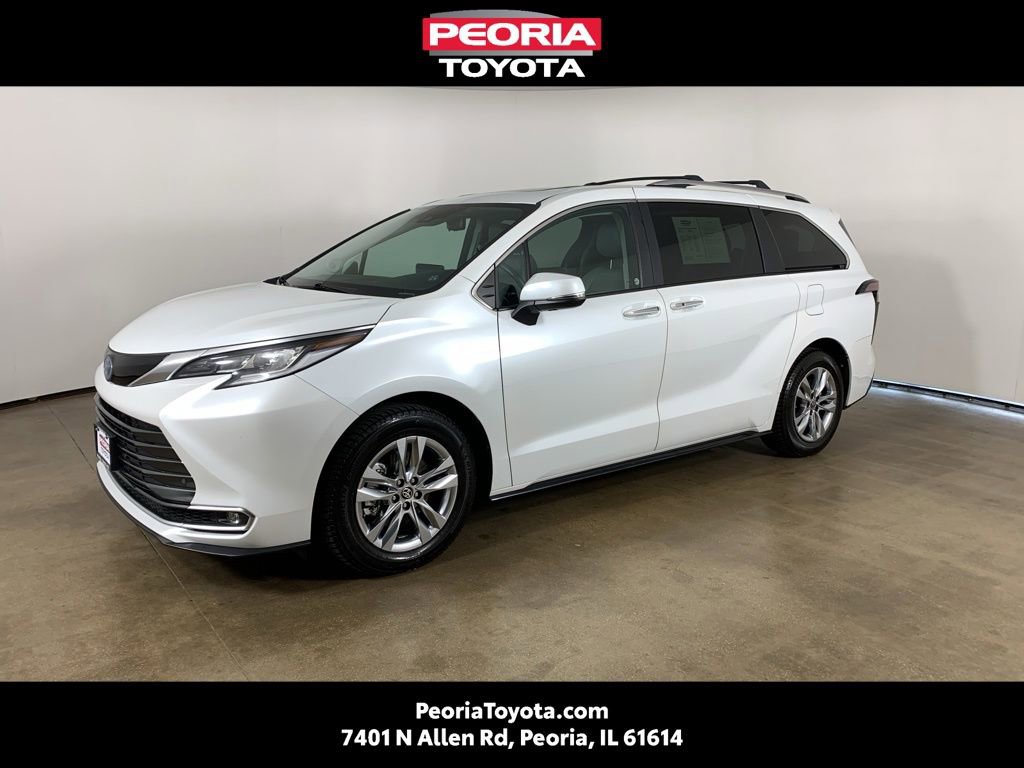 Used 2023 Toyota Sienna Limited FWD image 1