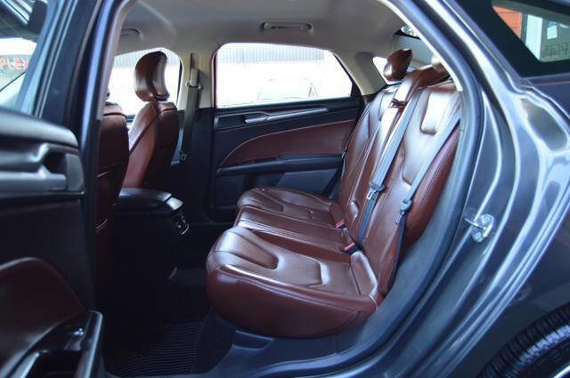 Used 2016 Ford Fusion SE w/ Equipment Group 202A image 12