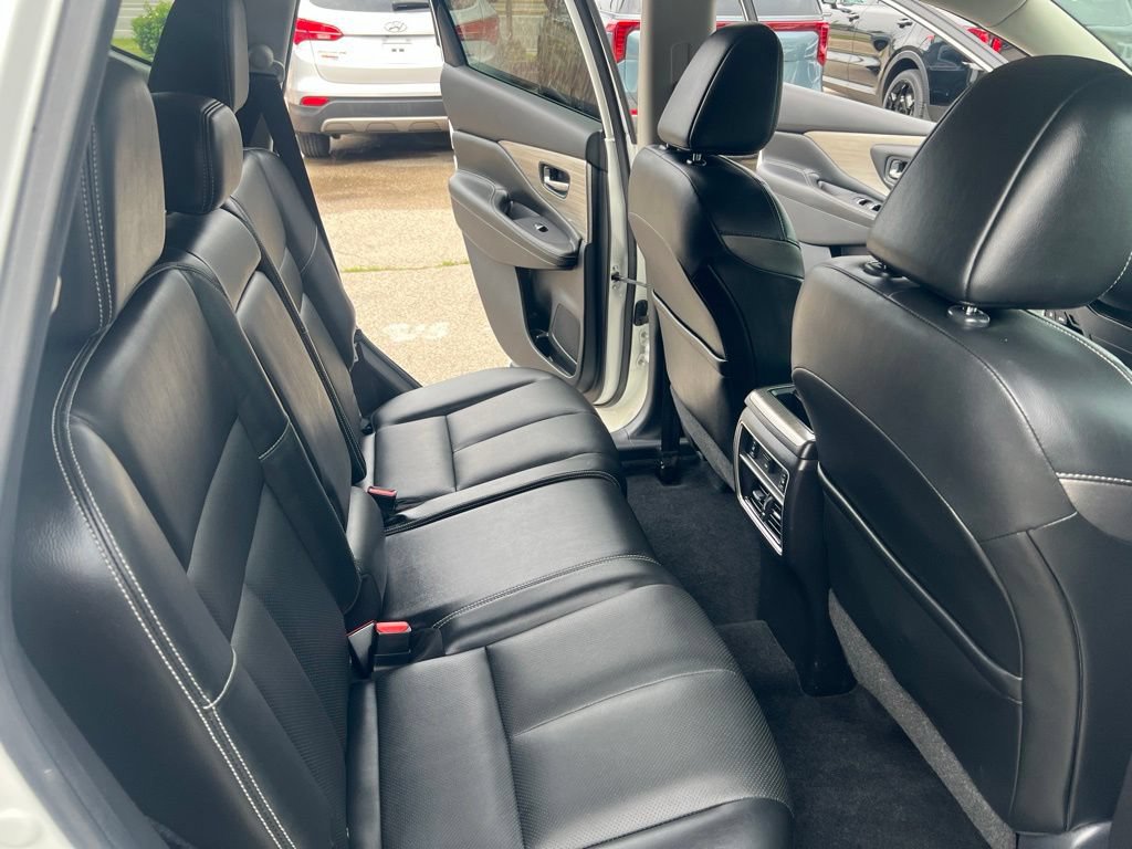 Used 2018 Nissan Murano SL w/ Cargo Package FWD image 15