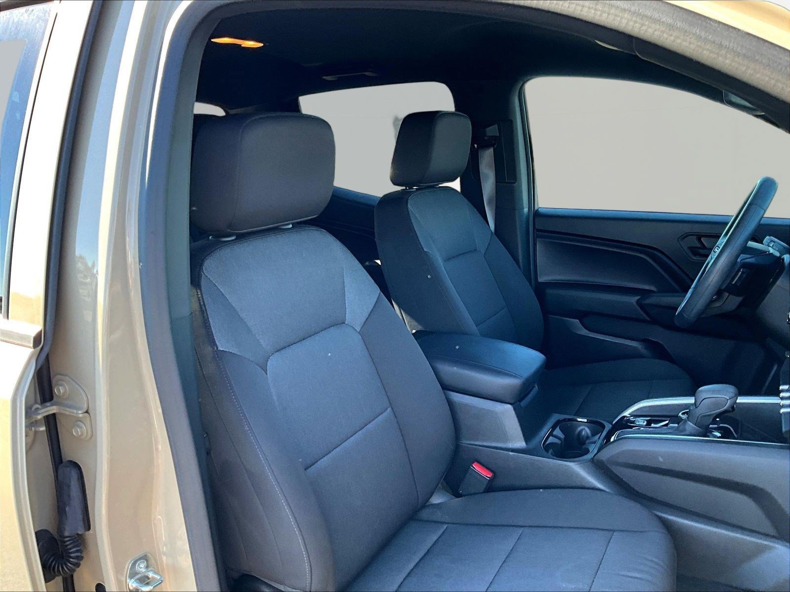Used 2023 Chevrolet Colorado Trail Boss w/ Technology Package AWD/4WD image 30