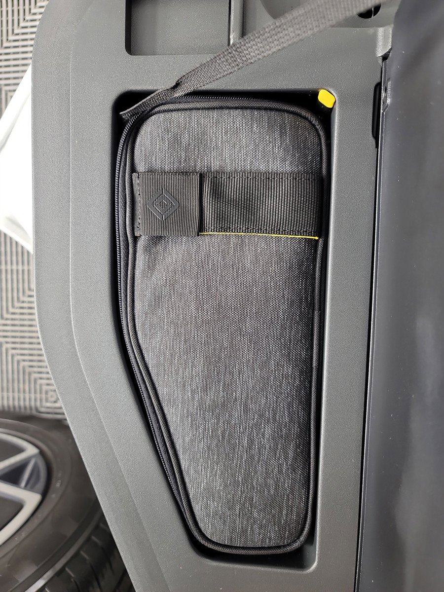 Used 2022 Rivian R1T Adventure image 32