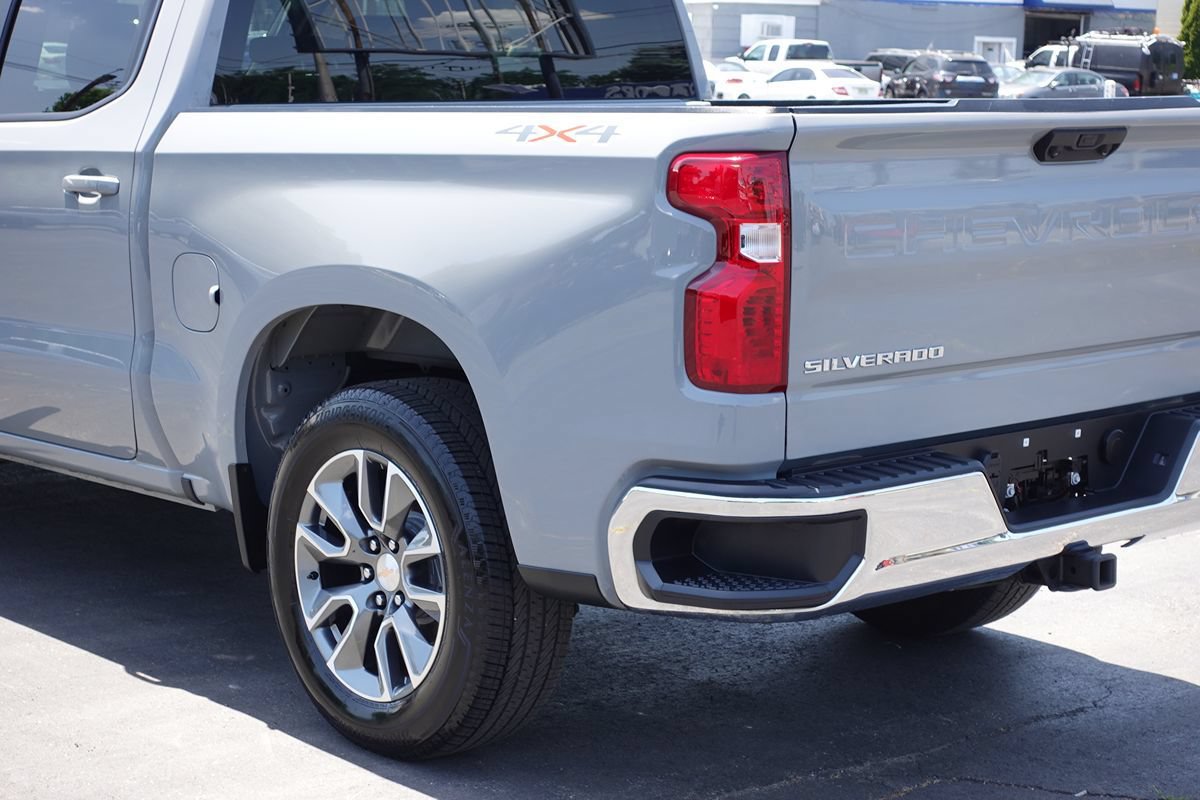 Used 2024 Chevrolet Silverado 1500 LT AWD/4WD image 10