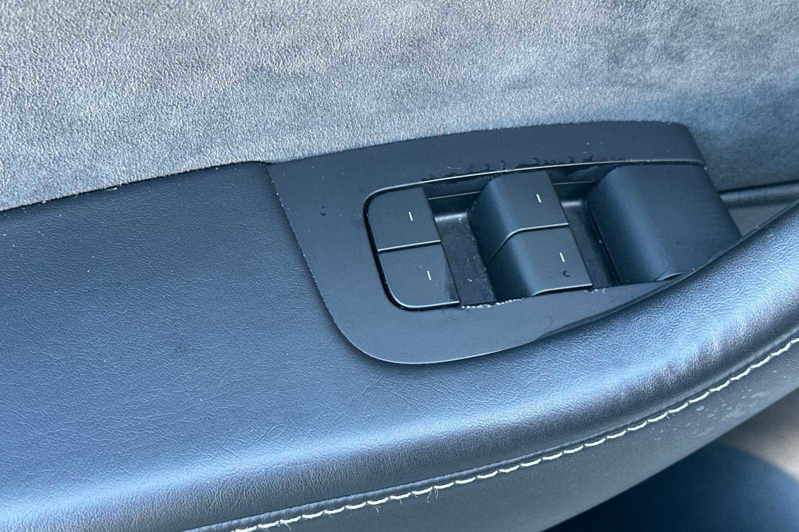 Used 2021 Tesla Model Y Long Range image 12