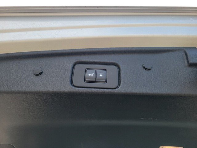 Used 2025 Nissan Pathfinder SV FWD image 8