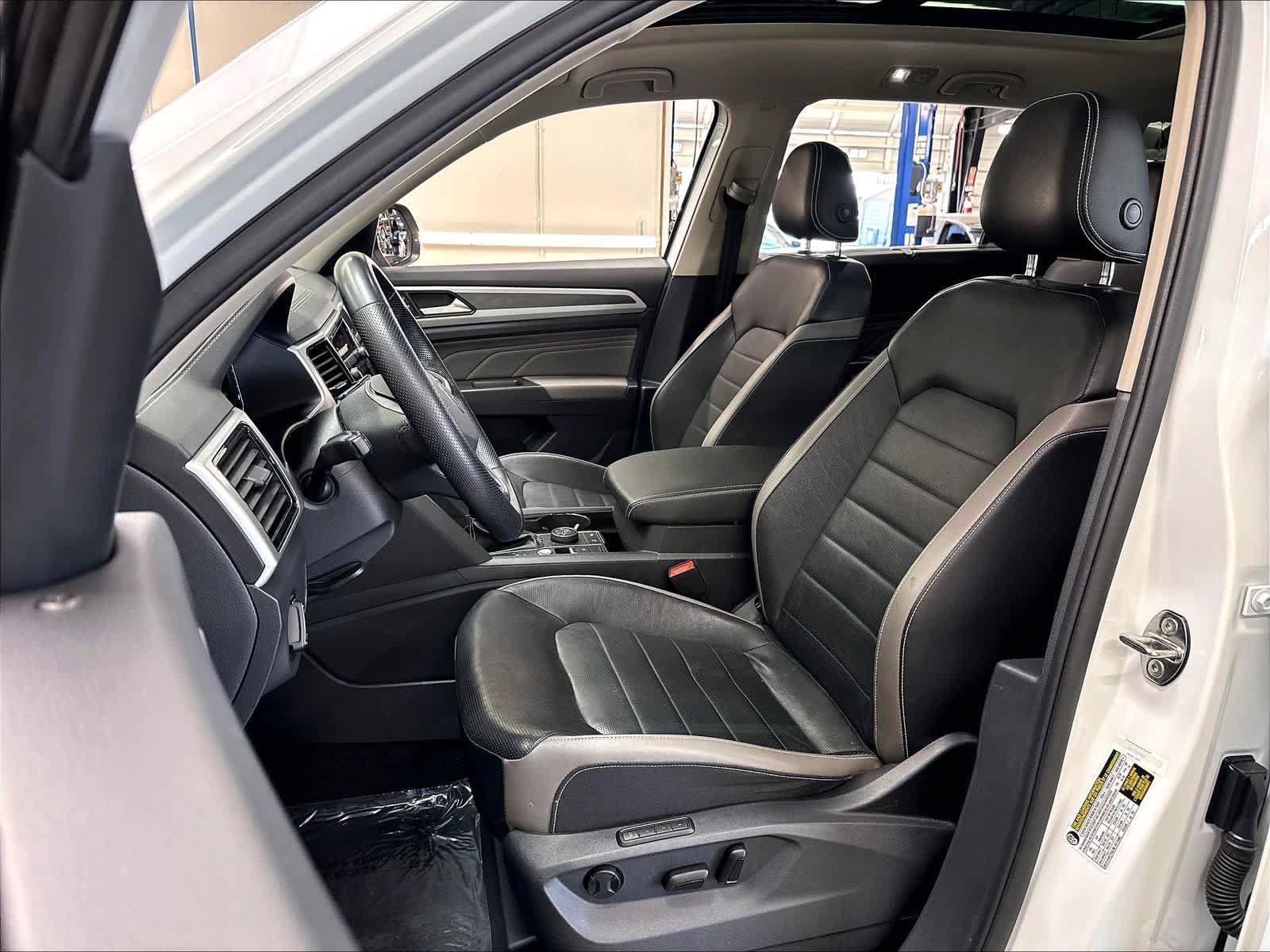 Used 2023 Volkswagen Atlas SEL Premium AWD/4WD image 23