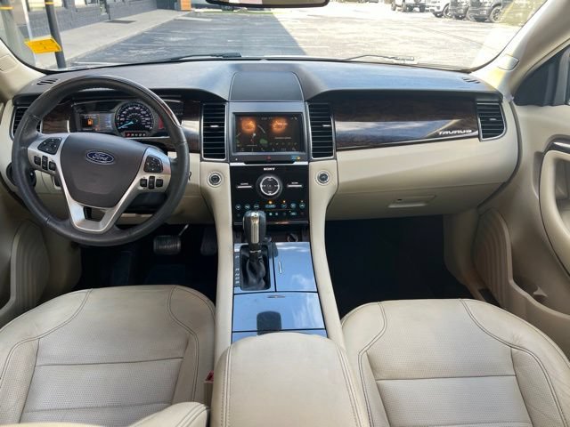 Used 2018 Ford Taurus Limited FWD image 20