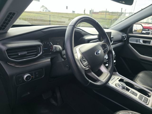 Used 2022 Ford Explorer Limited w/ Equipment Group 301A image 11