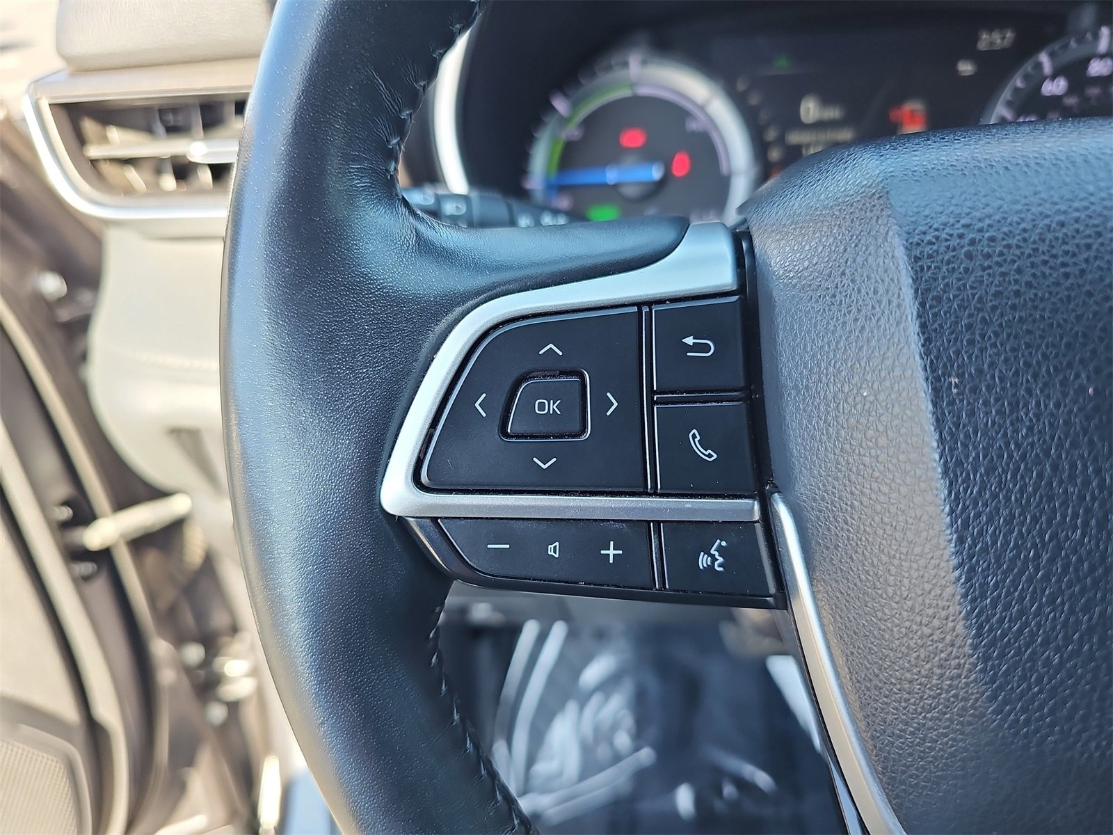 Used 2022 Toyota Highlander Limited image 19