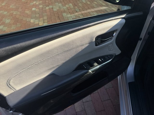 Used 2014 Toyota Avalon XLE Touring FWD image 11