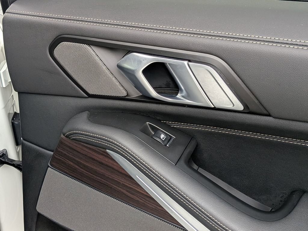 Certified 2024 BMW X5 xDrive50e w/ Premium Package image 21