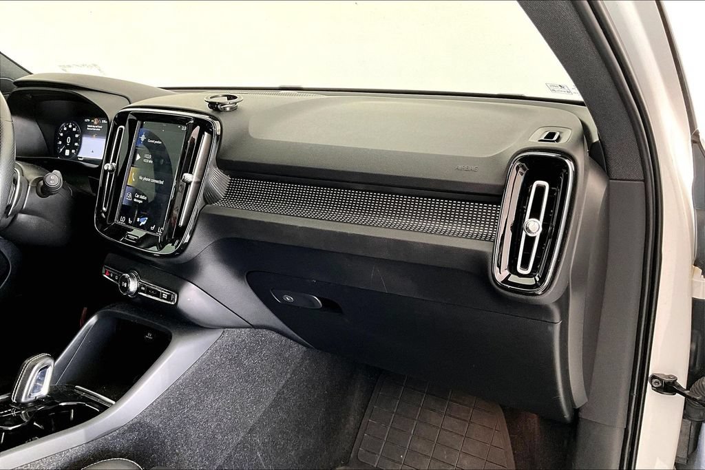 Used 2020 Volvo XC40 T5 R-Design w/ Protection Package Premier AWD/4WD image 19