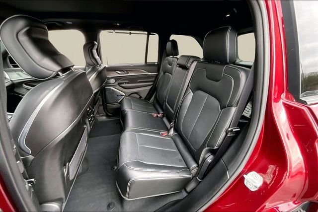 Used 2023 Jeep Grand Cherokee Overland w/ Advanced Protech Group III image 16