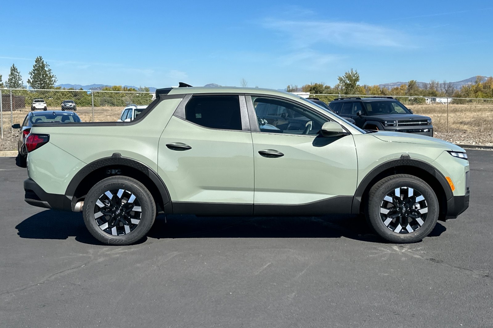 New 2027 Hyundai Santa Cruz SE AWD/4WD image 3