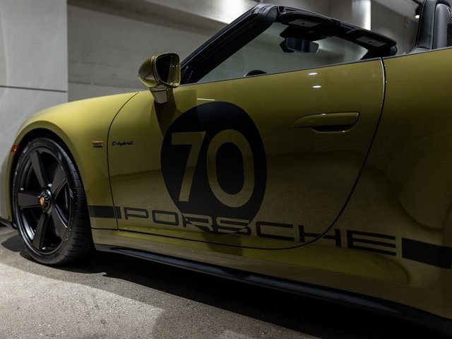 Used 2026 Porsche 911 Carrera 4 GTS image 23