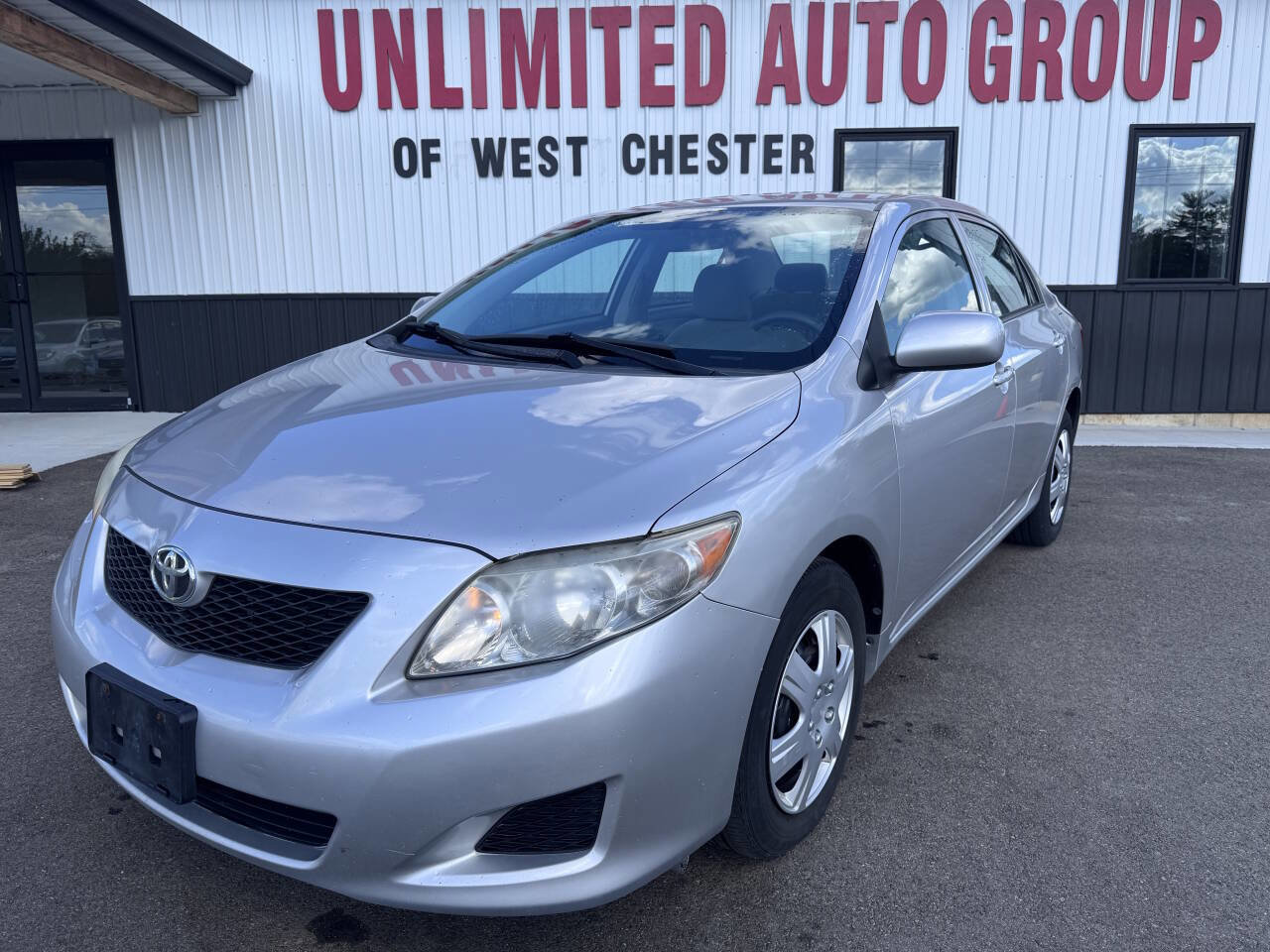 Used 2010 Toyota Corolla LE image 1