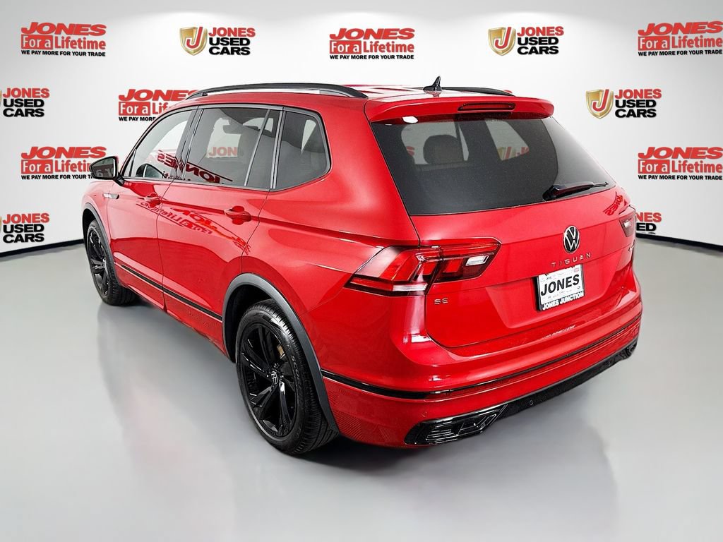 Used 2024 Volkswagen Tiguan SE R-Line AWD/4WD image 2