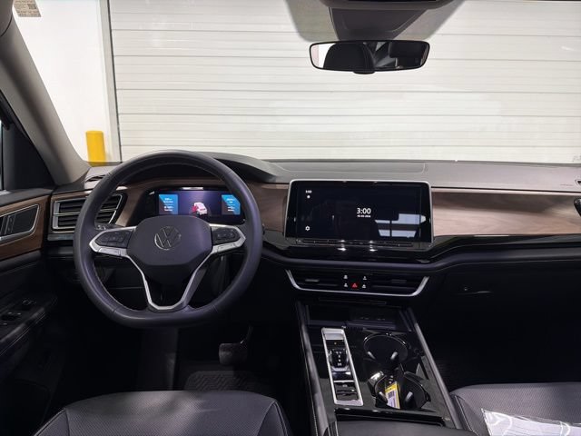 Used 2024 Volkswagen Atlas SE AWD/4WD image 29