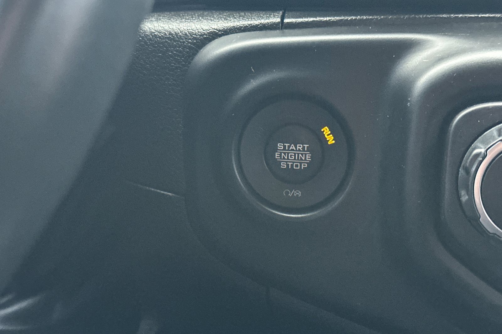 Used 2022 Jeep Wrangler Unlimited Sahara image 25