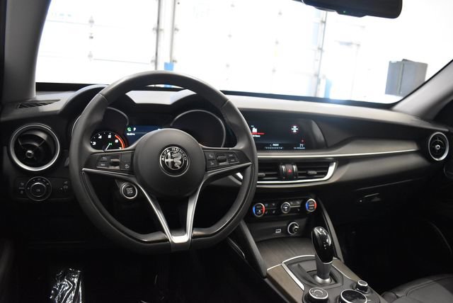 Used 2018 Alfa Romeo Stelvio Ti AWD/4WD image 23