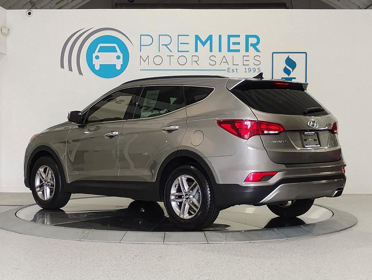 Used 2017 Hyundai Santa Fe Sport FWD image 3