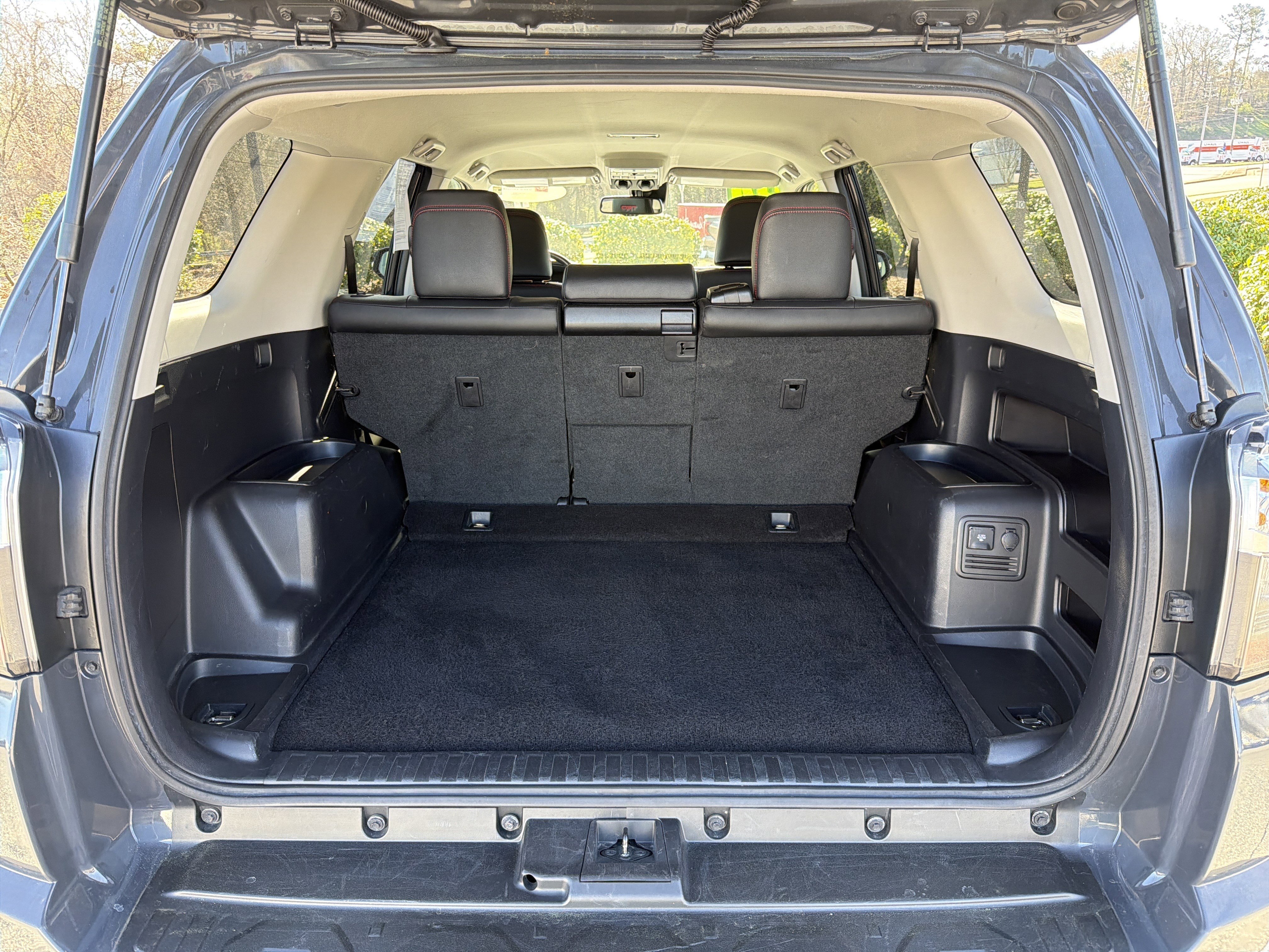 Certified 2024 Toyota 4Runner TRD Off-Road Premium image 31