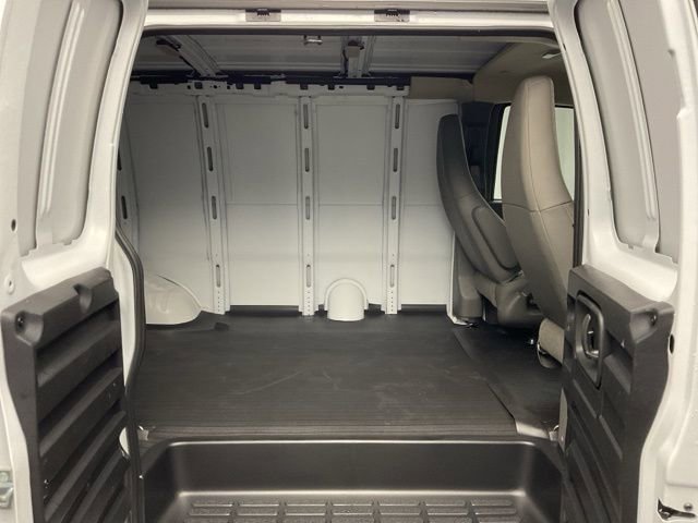 New 2026 Chevrolet Express 2500 w/ Driver Convenience Package RWD image 24