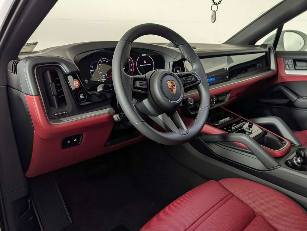 New 2026 Porsche Cayenne Coupe image 4