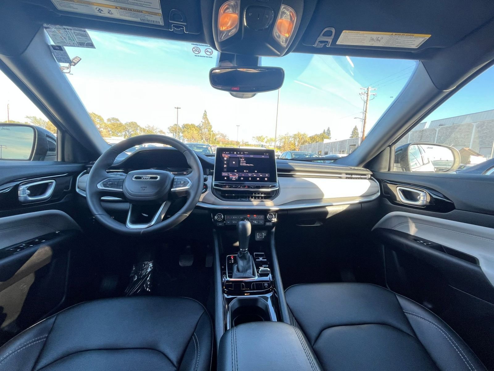 Used 2025 Jeep Compass Limited image 34