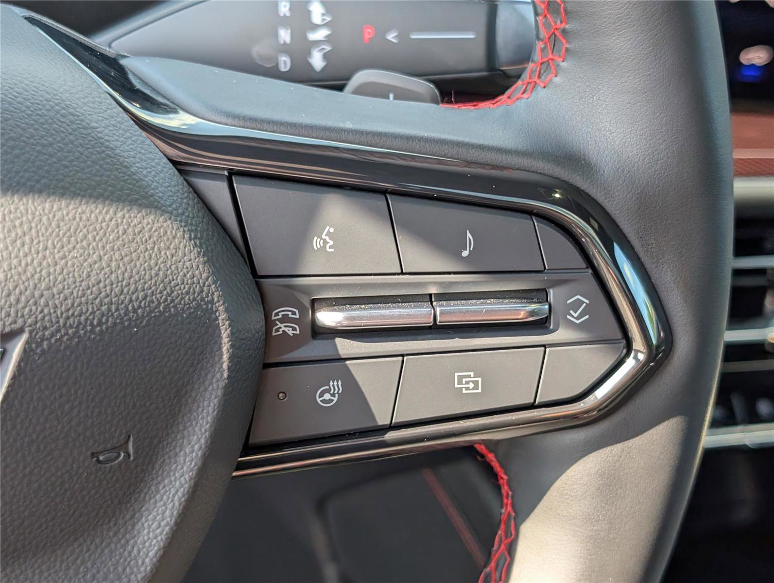 Used 2024 Chevrolet Traverse RS w/ LPO, Floor Liner Package image 28