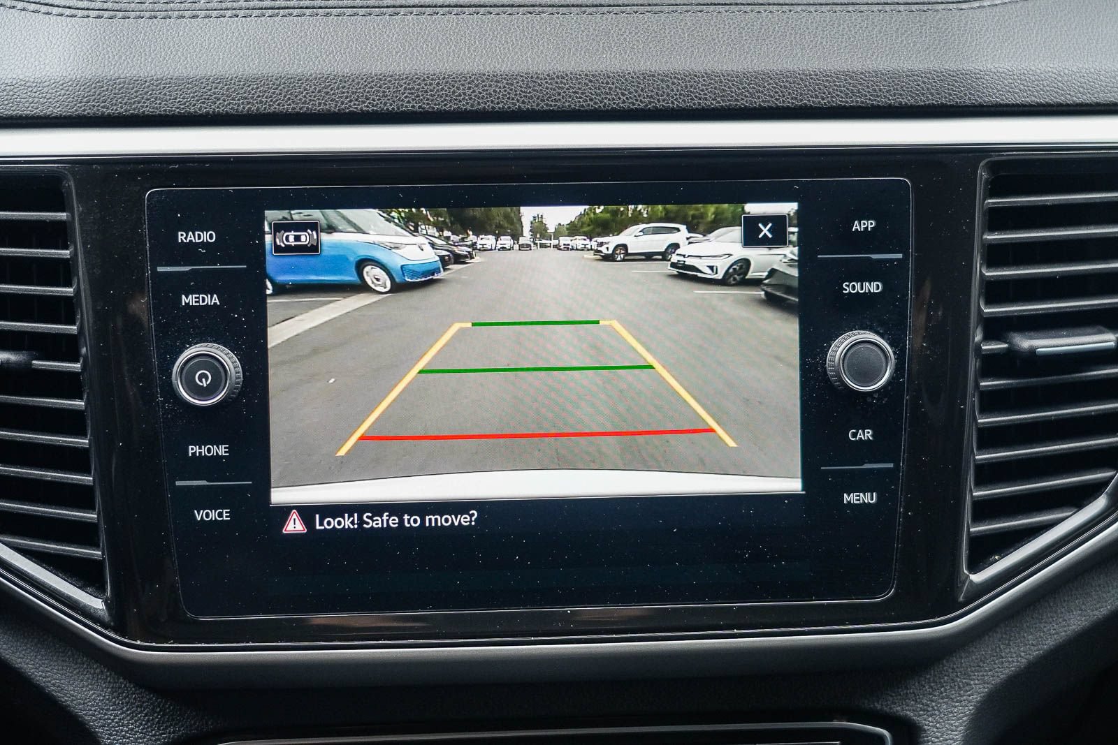 Certified 2023 Volkswagen Atlas SE FWD image 24