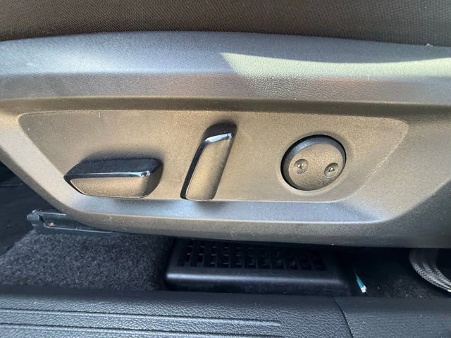 Used 2023 Nissan Rogue SV image 15