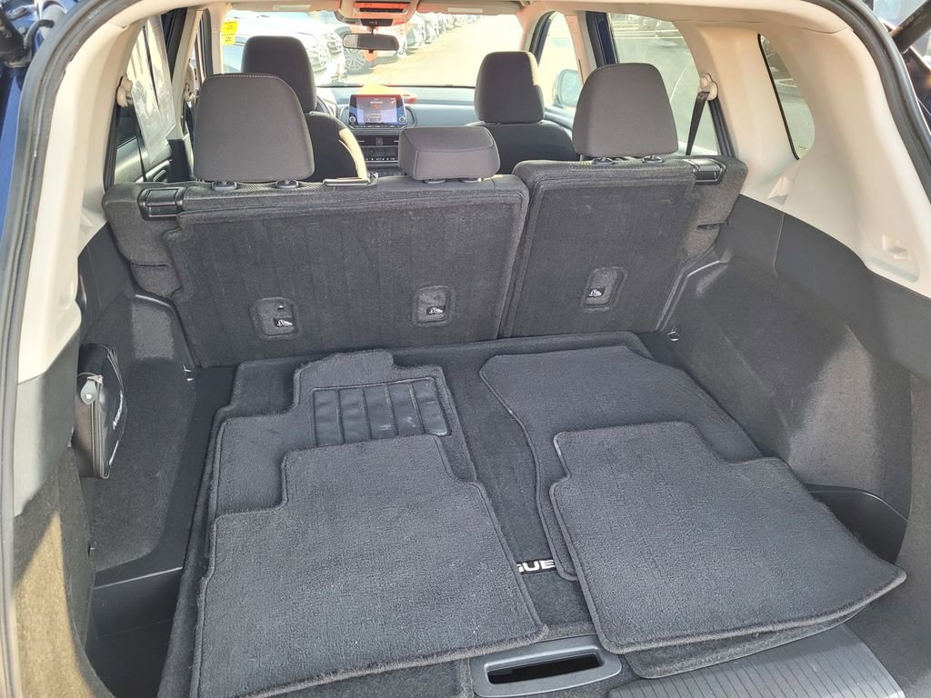 Used 2024 Nissan Rogue SV image 26