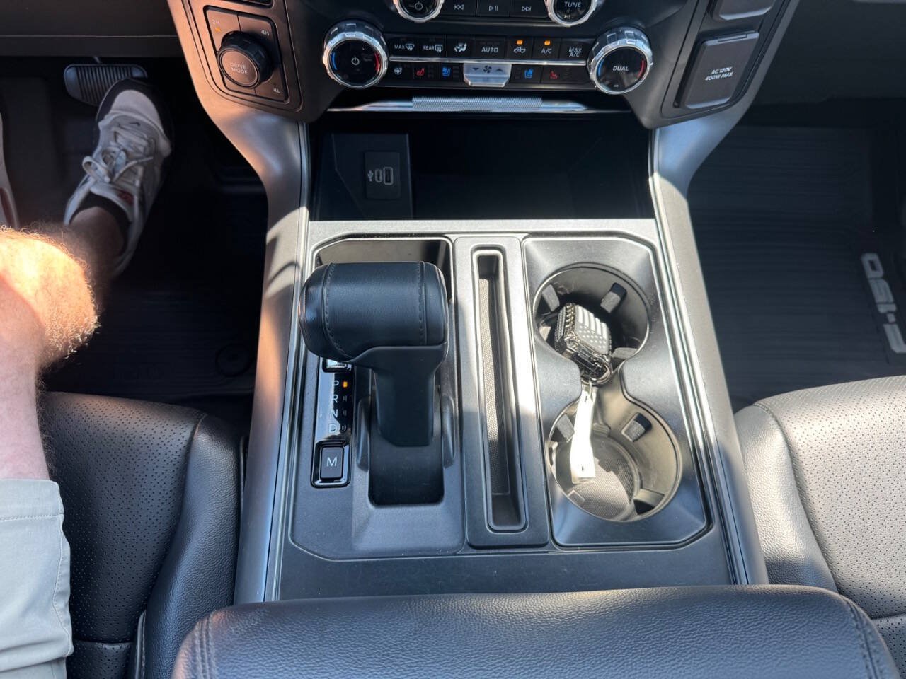 Used 2025 Ford F150 Lariat AWD/4WD image 19