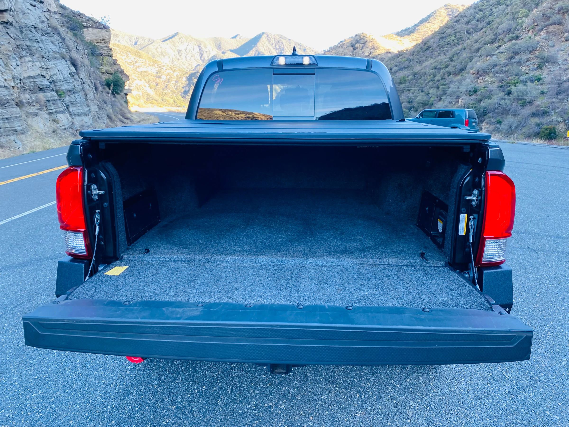 Used 2017 Toyota Tacoma TRD Sport w/ Premium & Technology Package image 30