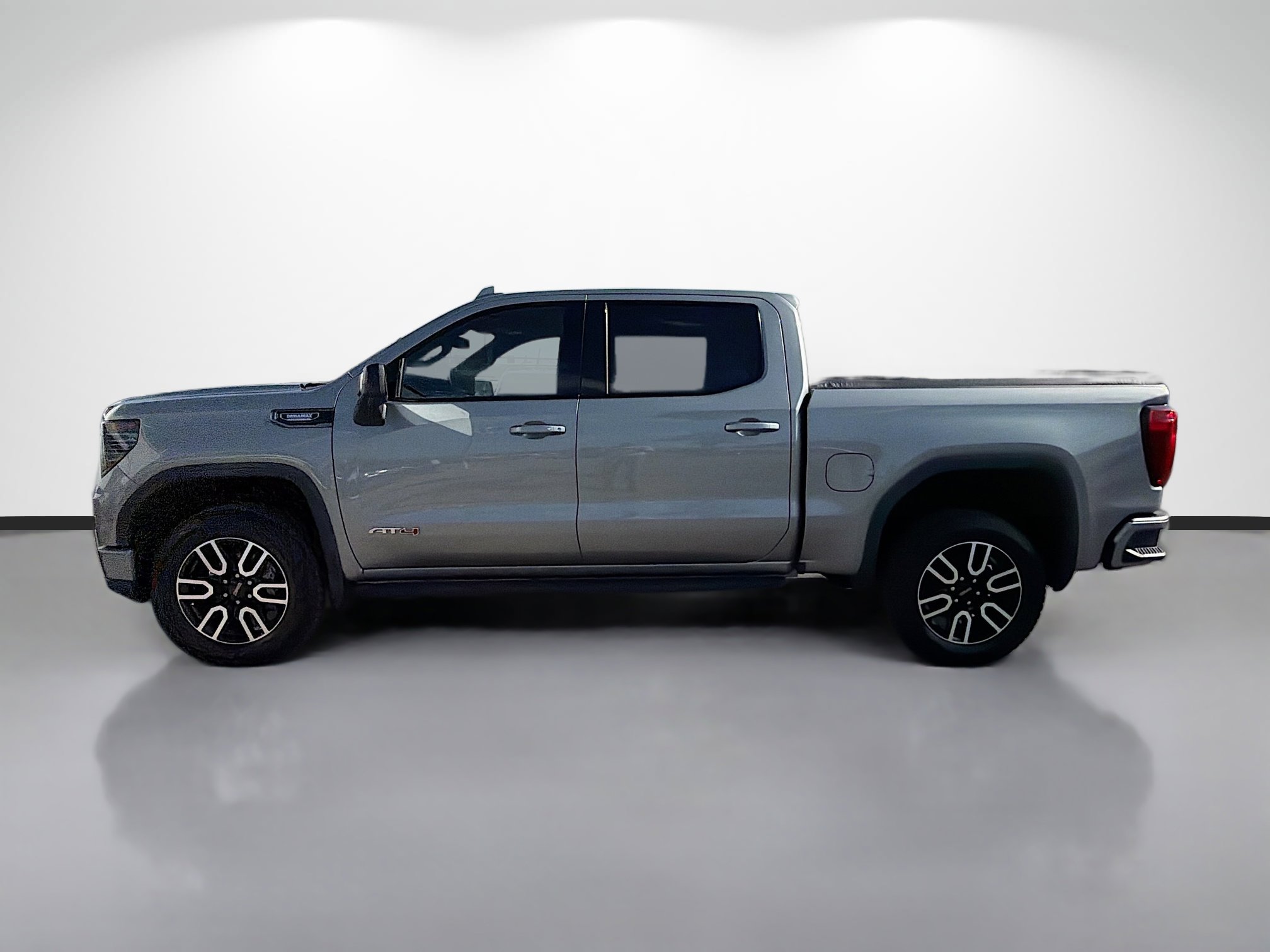 Used 2024 GMC Sierra 1500 AT4 w/ AT4 Preferred Package AWD/4WD image 6