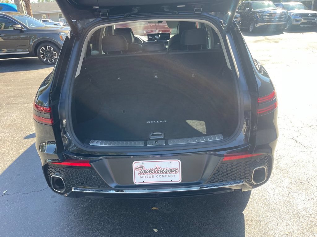 Used 2022 Genesis GV70 2.5T w/ Select Package AWD/4WD image 5
