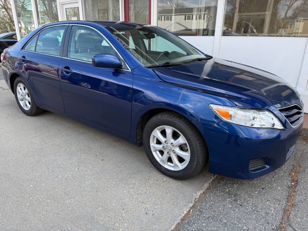 Used 2011 Toyota Camry LE FWD image 17