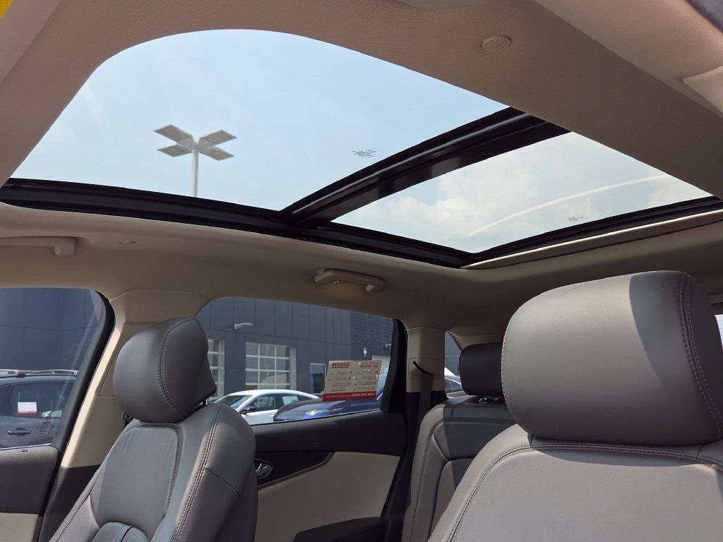 Used 2020 Lincoln Nautilus Reserve w/ Equipment Group 201A AWD/4WD image 2