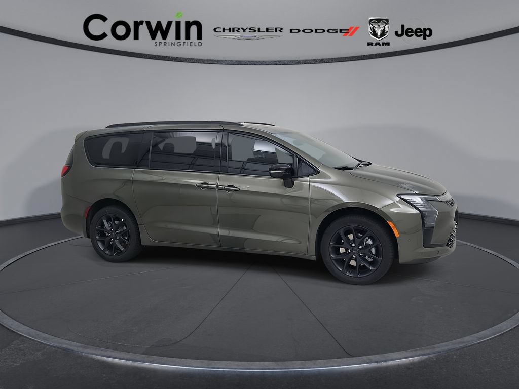 New 2027 Chrysler Pacifica Limited