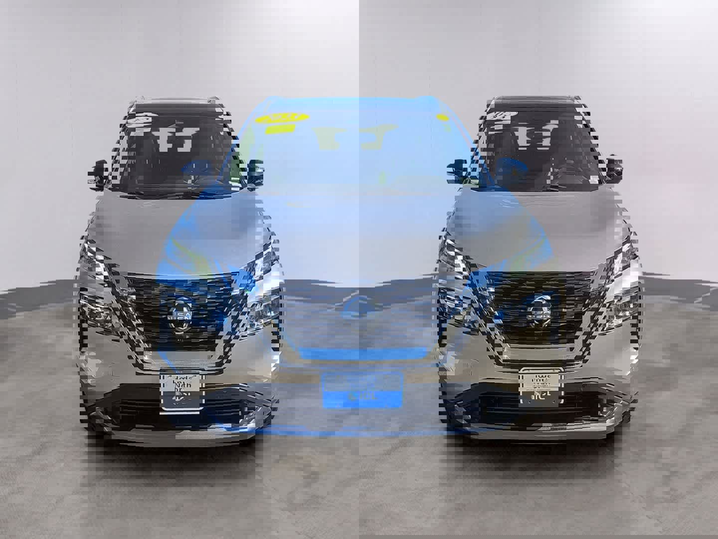 Used 2023 Nissan Rogue SL w/ SL Premium Package image 2